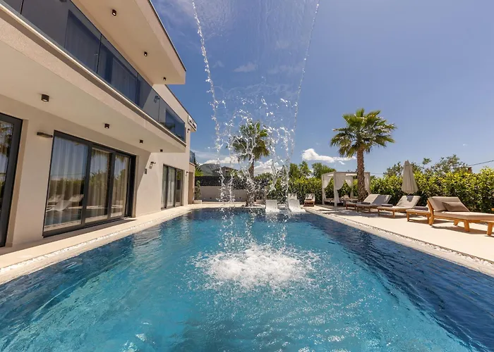 Luxury Villa My Wish With Pool