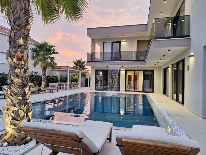Luxury My Wish With Pool *